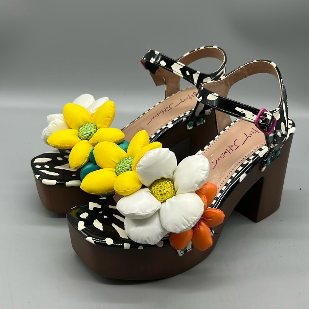 Betsey Johnson Black and White Floral Heels - Picture 2 of 8
